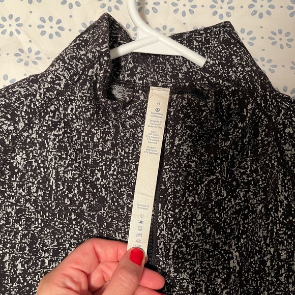 Lululemon - Picture 2 of 3